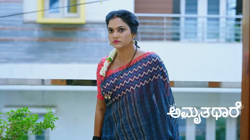 Malli Thrashes up Diya with a Broom