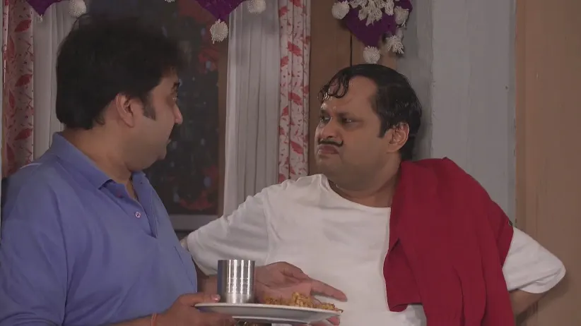Happu Is Happy after Instilling Fear in His Family - Happu Ki Ultan Paltan