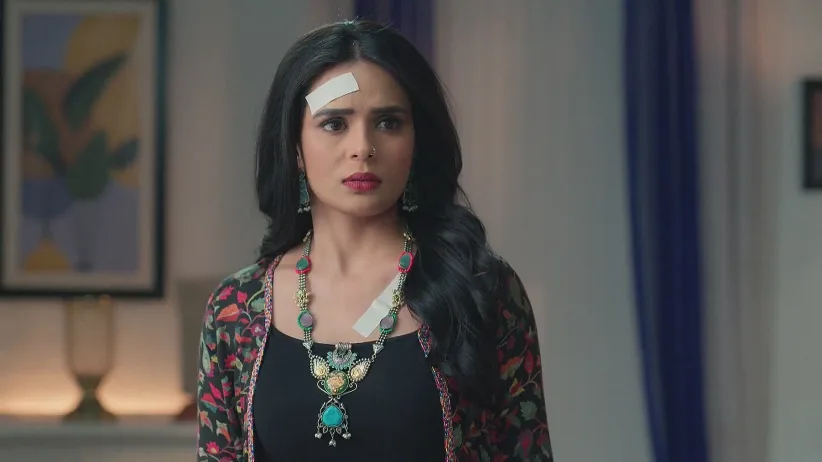 Sayli Points a Gun at Riddhi