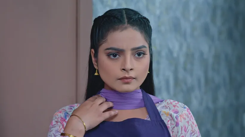 A Journalist Names Kashni the Source of a Gossip