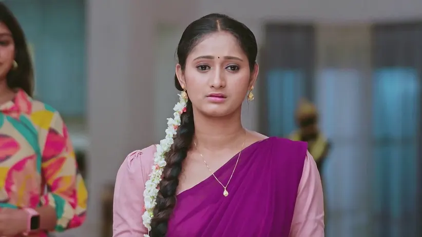 Hitha Stops Maya from Leaving - Naa Ninna Bidalaare