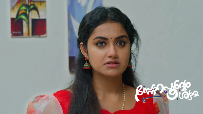 Padmini Sees Varun Holding Radhika