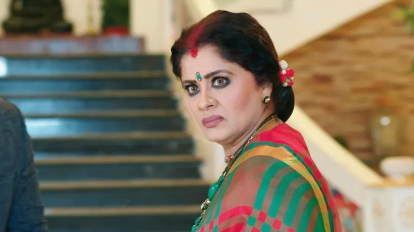 Navya Slaps Preeti
