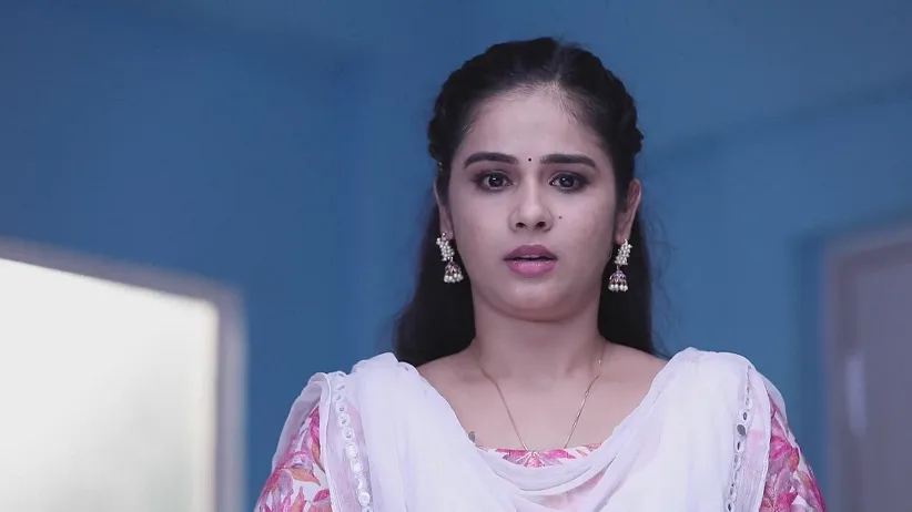 Padmavathi Lies to Vishalakshi - Mounam Pesiyadhe