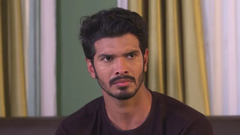 A Few People Try to Harm Raghav - Tu Khara Mun Chaai