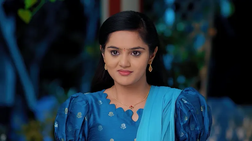 Ananya Raises a Ruckus at a Pub