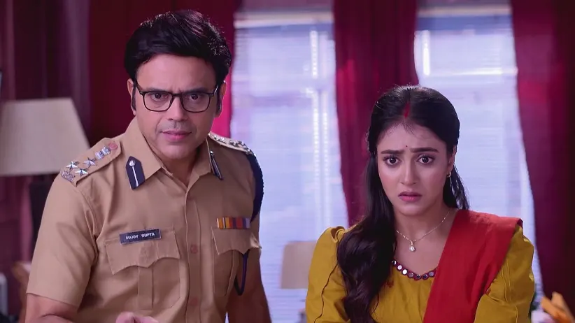 Samar Enters Anthony's Hideout - Tui Amar Hero