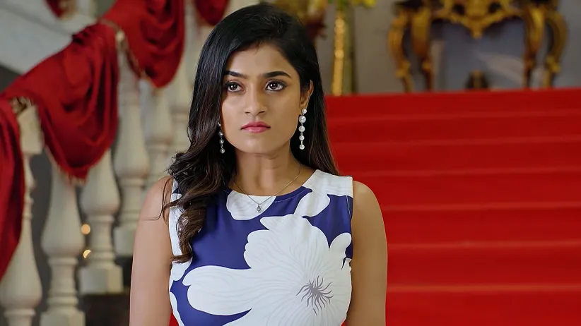 Venkatesh Calls the Cops on Akhilandeshwari