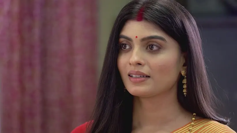 গোপালের সাথে নিজের বন্ধুদের আলাপ করিয়ে দেয় রুক্মিণী