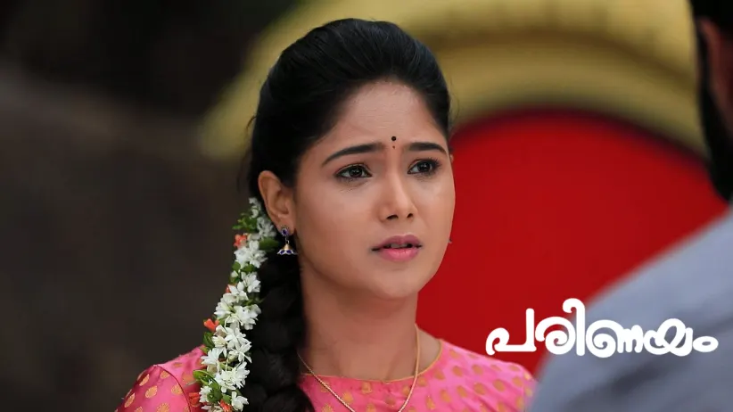 Aadhya Spots Paaru's Nuptial Chain