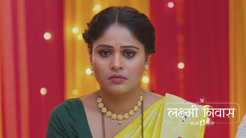 Siddhiraj Applies Haldi to Bhavana