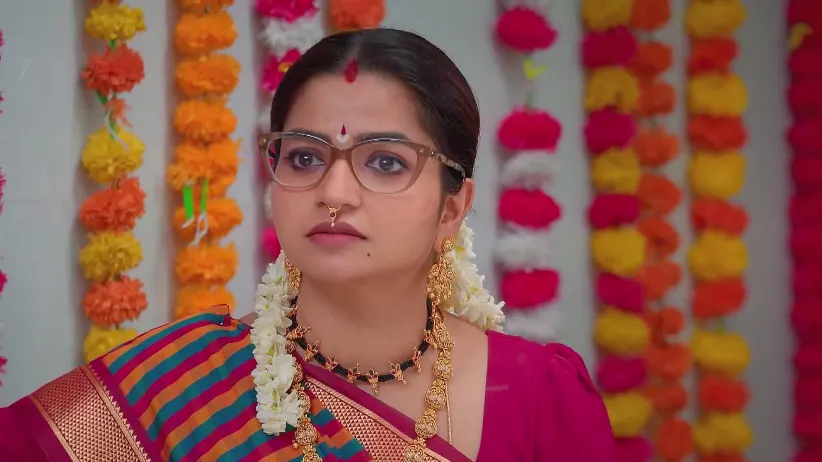 Shanmugham Stages an Act - Anna