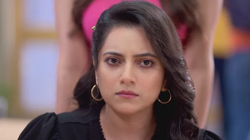 Rayan Invites Shirin to His Fritters Shop - Parineeta