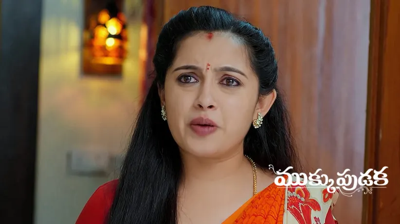 Vedavathi Takes Akshaya to the Hospital
