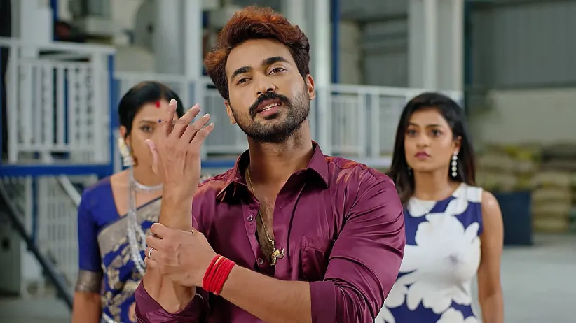 Venkatesh Deceives Akhilandeshwari