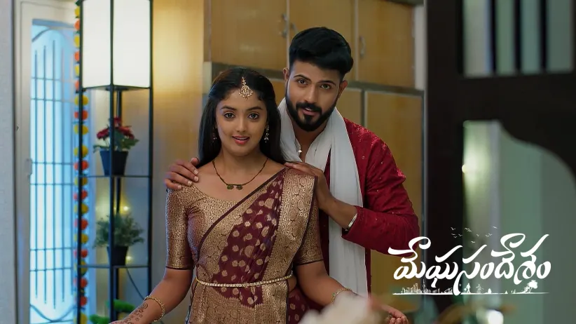 Gagan Applies Henna for Bhoomi