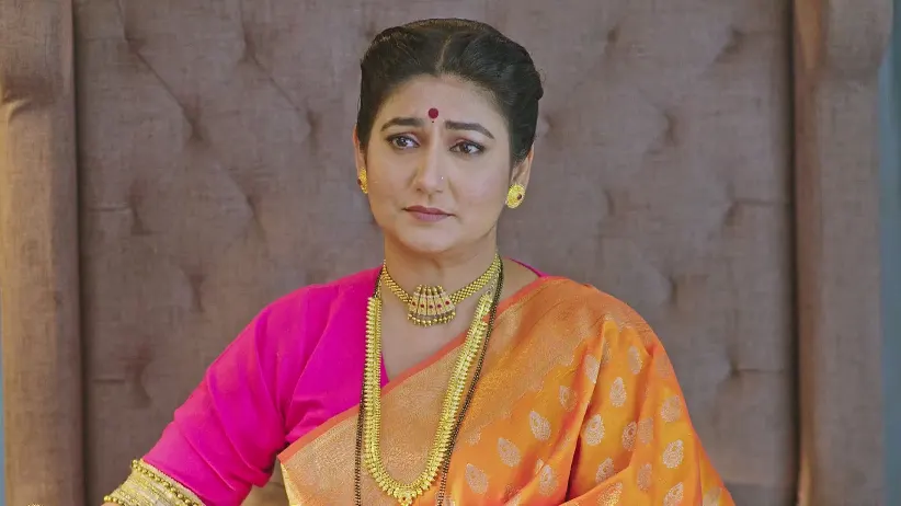 Katkar Arrives to Show Marriage Proposals for Paaru - Paaru