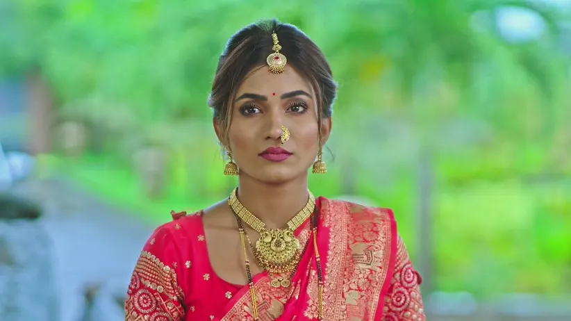 Paritosh Tries to Present Disha's Side - Paaru