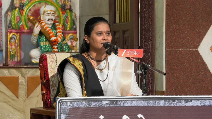 Unravelling the Meaning of 'Aata Kothe Dhave Man'