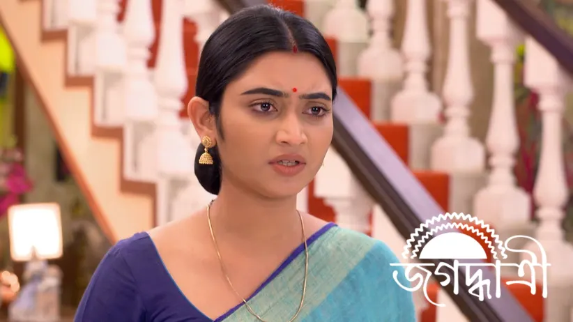 Durga Slaps Mehendi