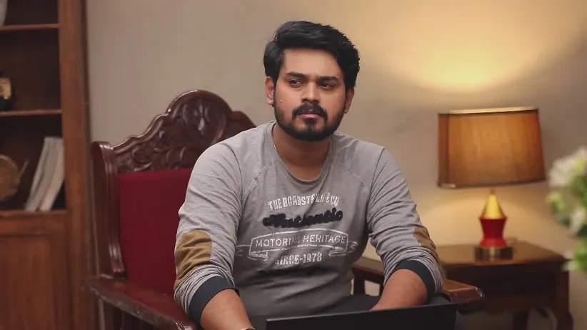 Arul GIves Vanathi a Remedy to Cure Her Cold