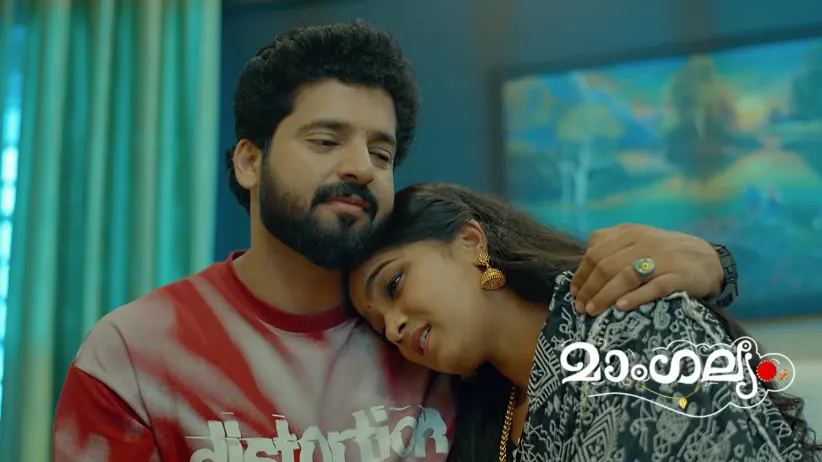 Nandan Throws a Knife at Avanthika's Feet