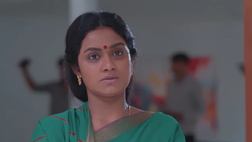 Shyama Gives Aishwarya an Ultimatum
