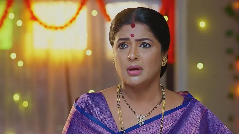 Aadhya Calls Janaki to a Temple - Sandhyaraaga
