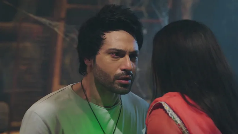 Suraj Saves His and Jagriti's Lives