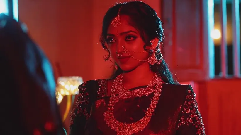 Vedan Praises Samyuktha - Ninaithale Innikkum