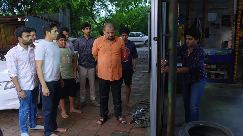 Dinkar Tells Shiva about His Daughter - Shiva - Promo