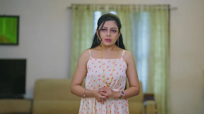 Diya Comforts a Frustrated Jaydev