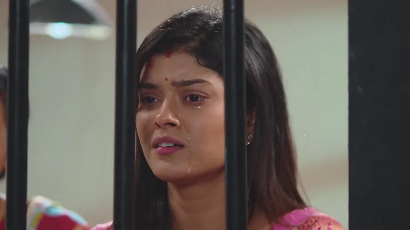 A Few Goons Try to Harm Bhagya