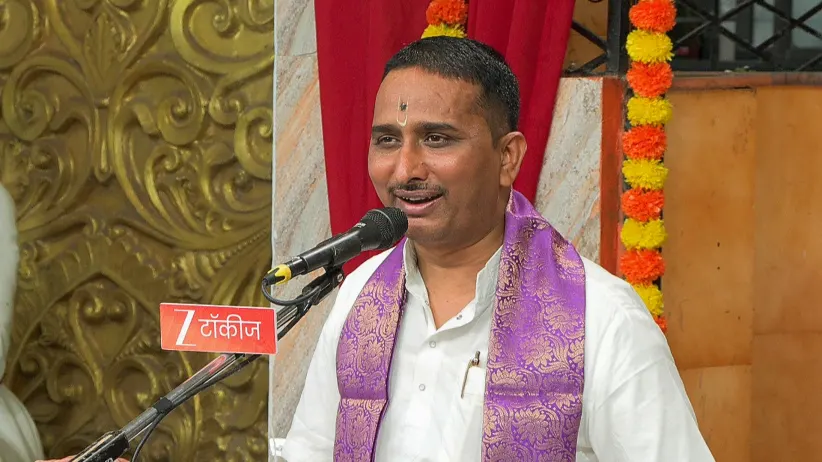 The Difference between Wisdom and Devotion