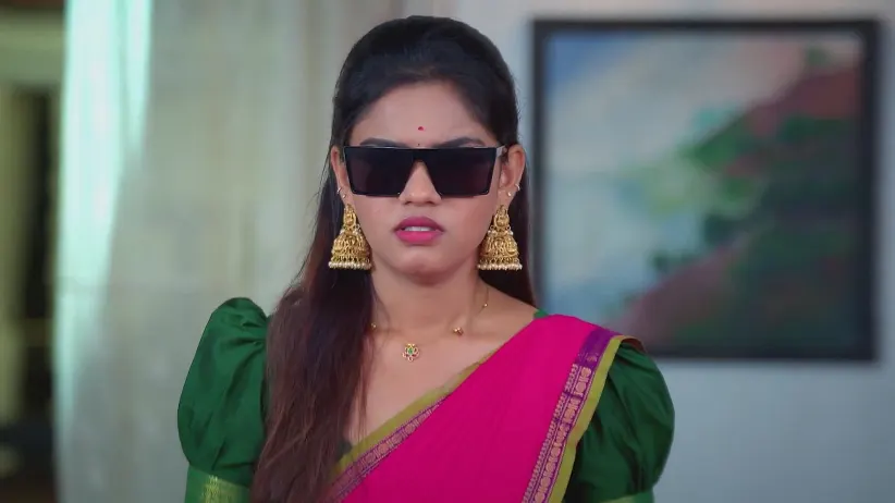 Mahalingam Pretends Innocent - Sandhya Raagam