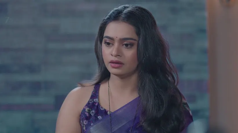 Chandan Shares His Doubts about Divya with Aaji - Shiva