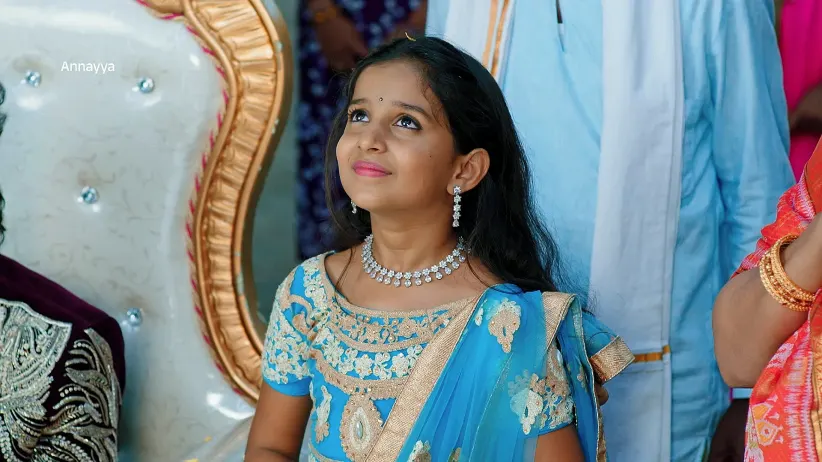 Manu Picks up the Royal Stick - Annayya - Promo