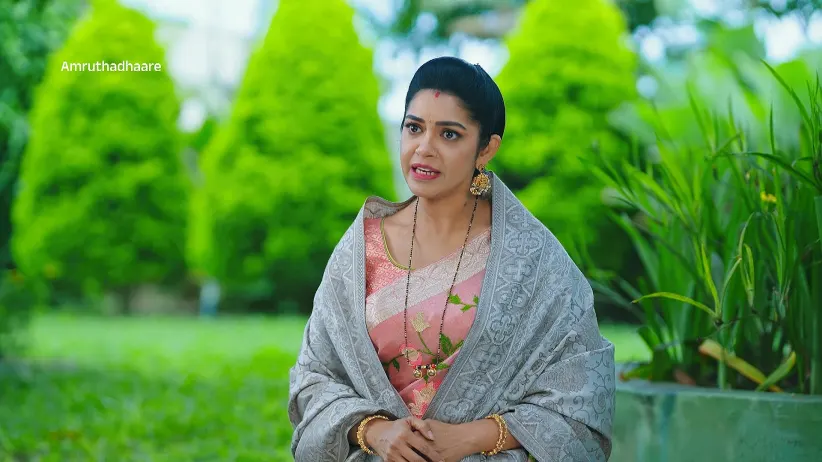 Bhoomika Lashes out at Shakuntala's Friends - Amruthadhaare - Promo