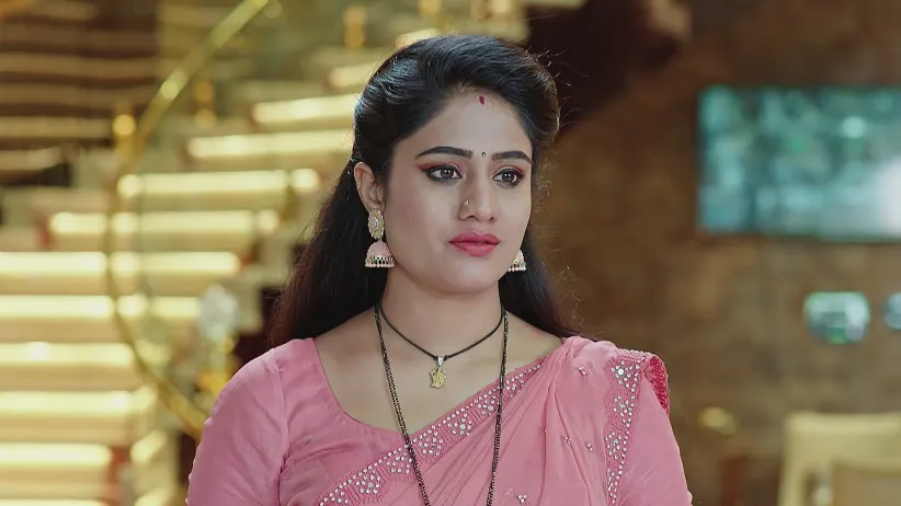 Menon Tells Yuvraj to Carry Out a Kidnapping