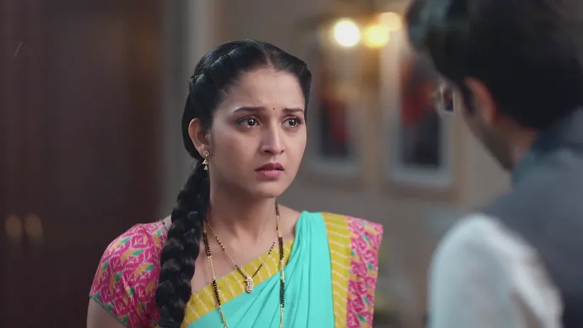 Ambika Questions Meera - Tula Japnar Aahe