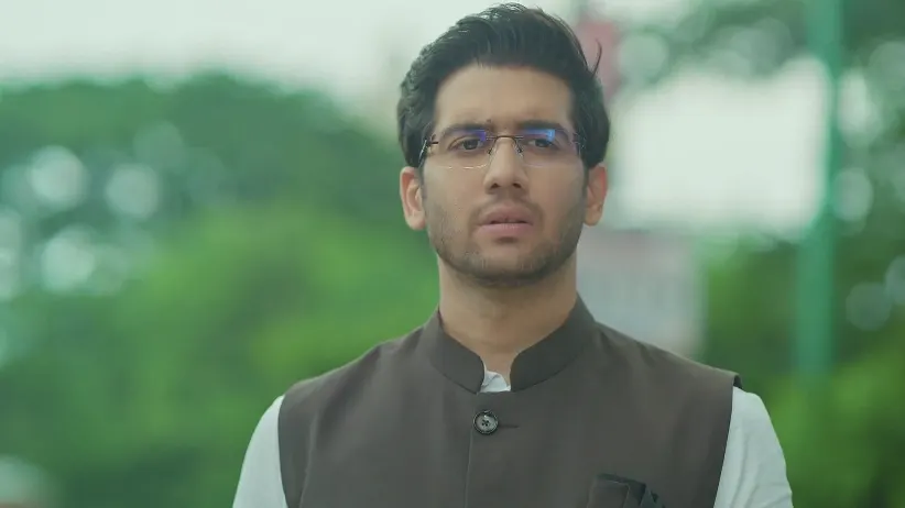 Atharva Tries To Find Meera - Tula Japnar Aahe