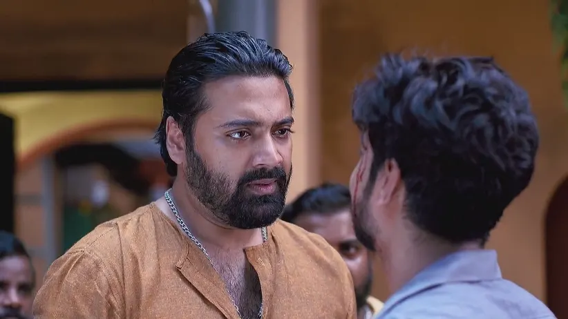 Someshwar Interrogates Amlan - Amader Dadamoni