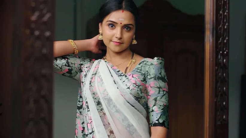 Shesha Regains Consciousness and Behaves Crazily