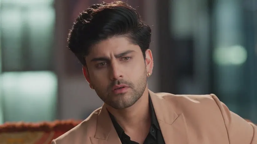 The Police Give Madhav's Belongings to Sarika