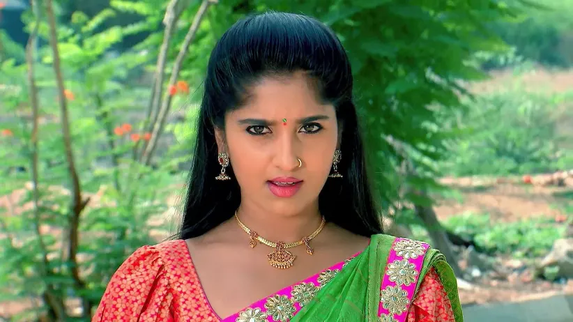 Shrinidhi Blackmails Kanaka Durga