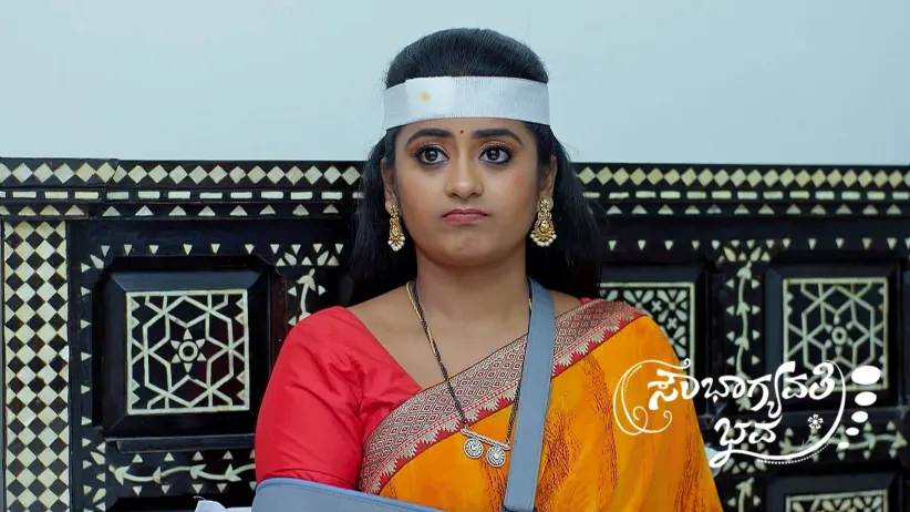 Devayani Teams Up with Manisha against Arvinda