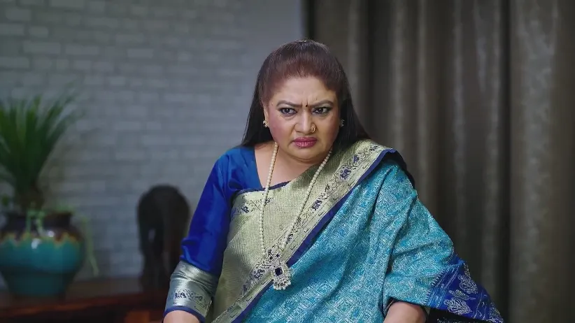 Mandakini Learns about Bhoomika's Son's photoshoot