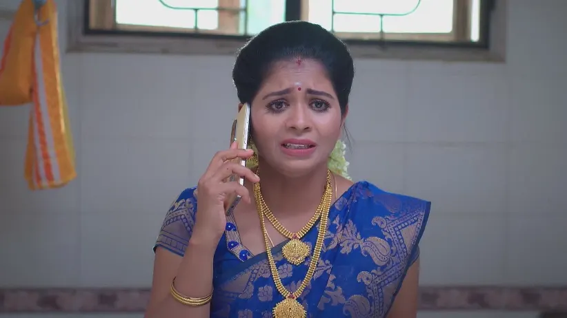 Karna Consoles Jayanthi - Chinnan Siru Kiliye