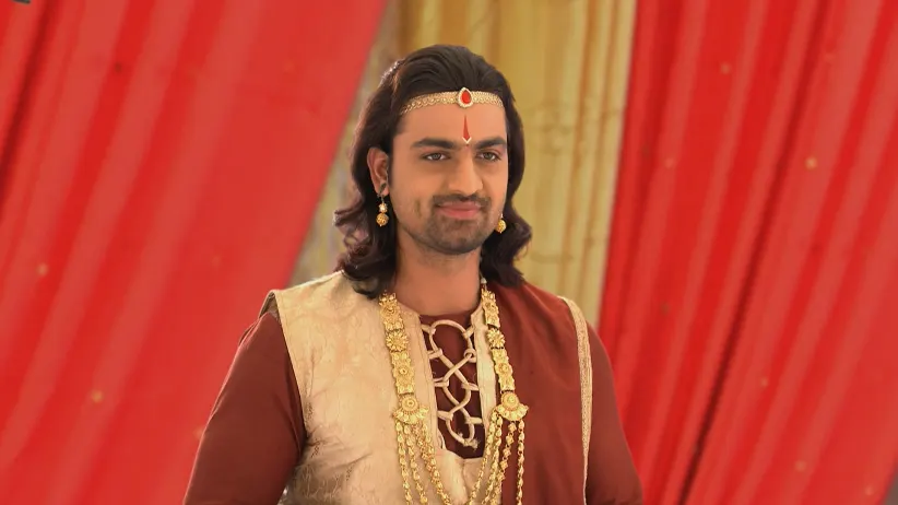 Mallika Appears before Parul to Save Herself