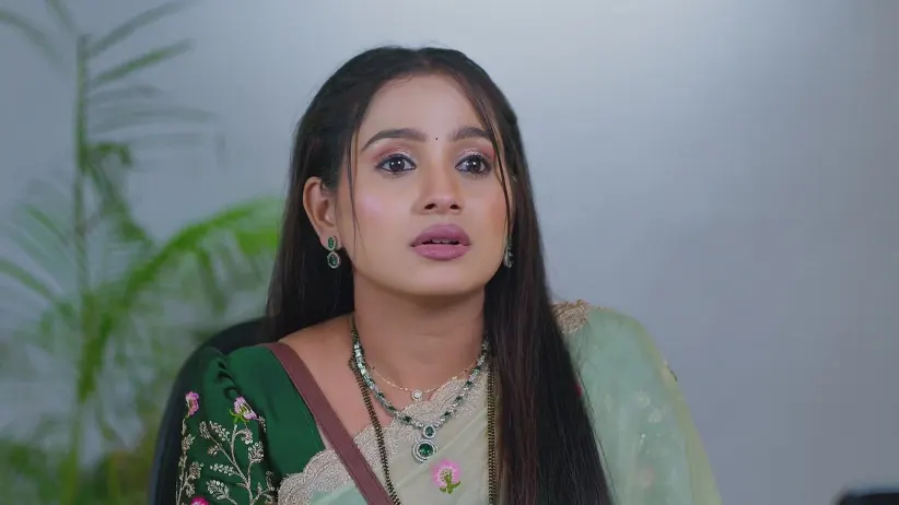 Janhavi Tells Dr. Madhav Godbole about Jayant - Lakshmi Niwas